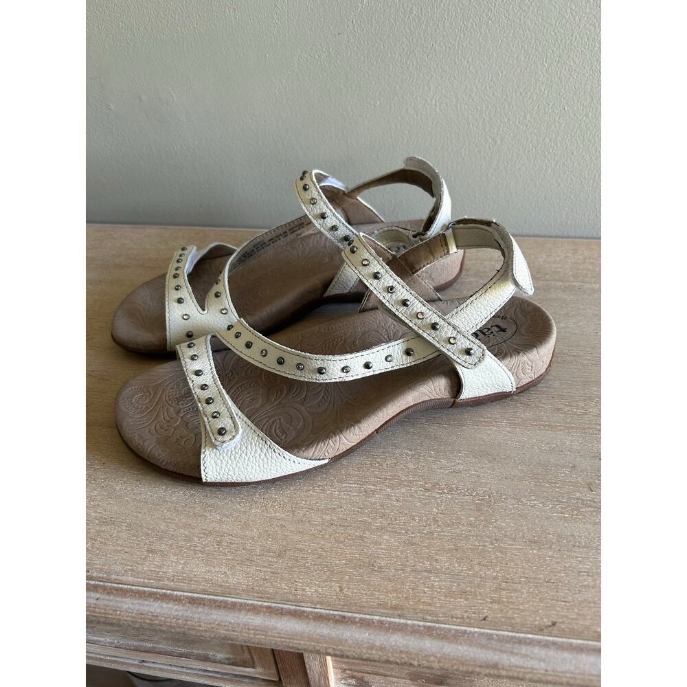 Taos White leather studded sandals, size 8 - Picture 3 of 8